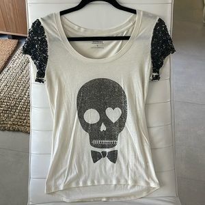 Express XS ivory T-shirt top with black sequin sleeves Y2K loose fit skull print